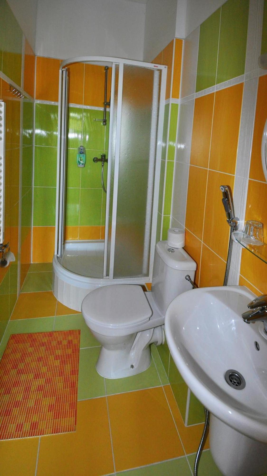 Hotel U Radnice โลว์นี ภายนอก รูปภาพ