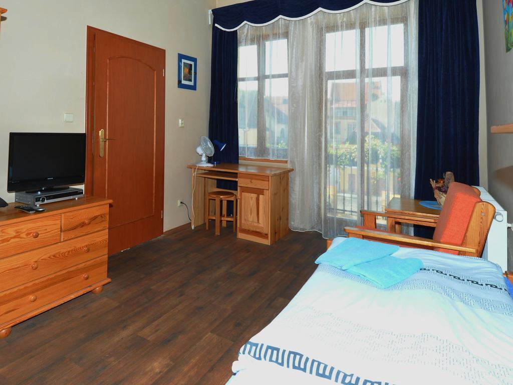 Hotel U Radnice โลว์นี ภายนอก รูปภาพ