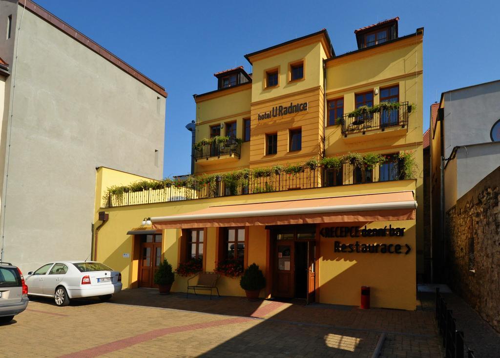 Hotel U Radnice โลว์นี ภายนอก รูปภาพ